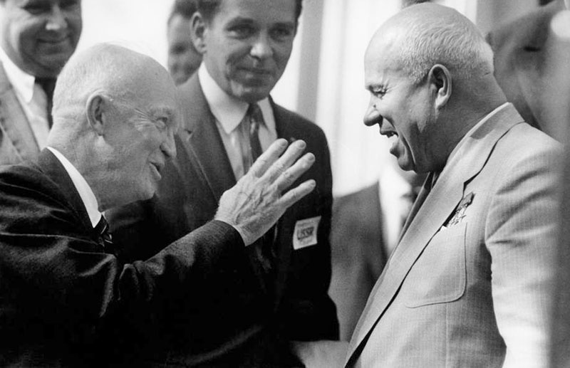 Американский президент Дуайт Эйзенхауэр и Никита Хрущев - любители поспорить...