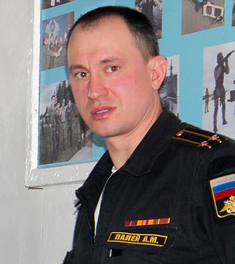 Командир отряда капитан 2 ранга Андрей Палей.