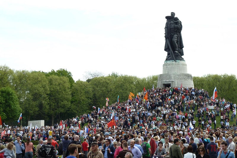 Памятника Воину-освободителю в Берлинском Трептов-парке.