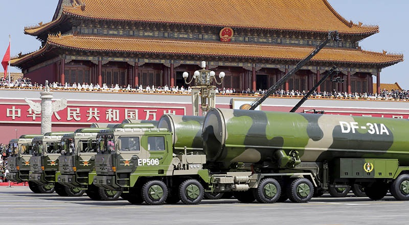 Китайский мобильный стратегический ракетный комплекс.