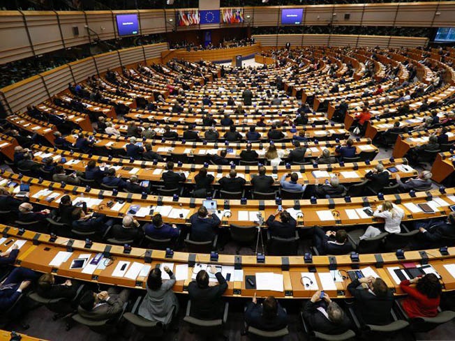 Европарламент выступает своеобразным фокусом многонационального общественного мнения.