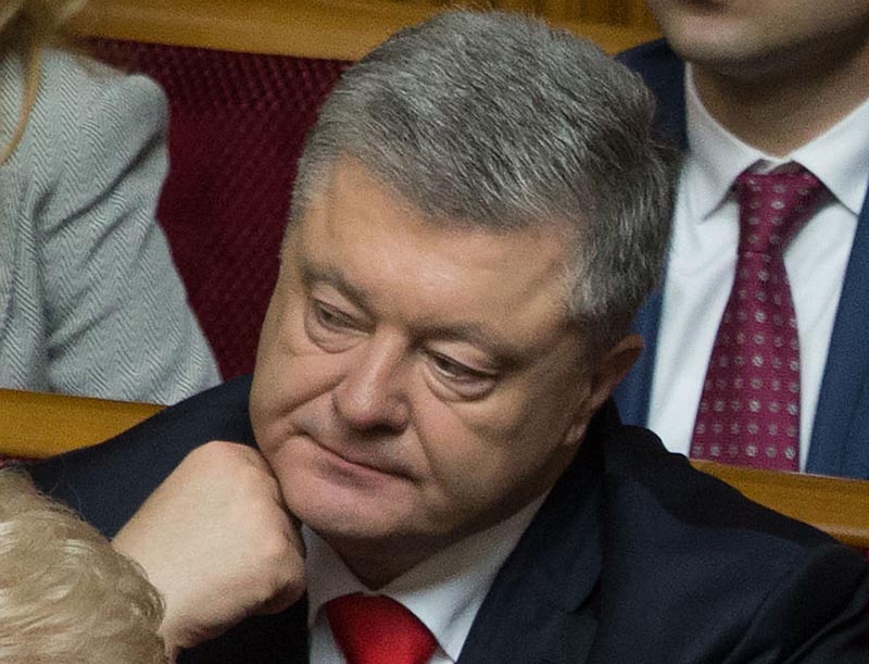 На инаугурации Владимира Зеленского экс-президент Украины Пётр Порошенко выглядел потерянным.