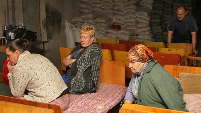 Горловка: как жители годами выживают в подвале