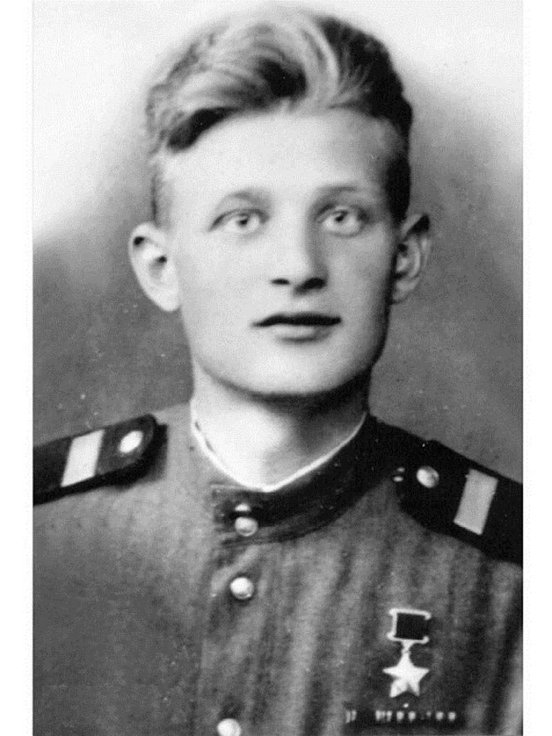Старший сержант Владимир Ткачёв январь 1946 г.