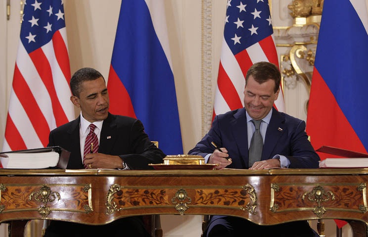 Подписание Договора СНВ-3 в Праге в апреле 2010 Президентами США и России.