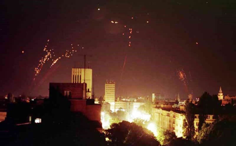 1999 год. Первые ракетно-бомбовые удары по Белграду.