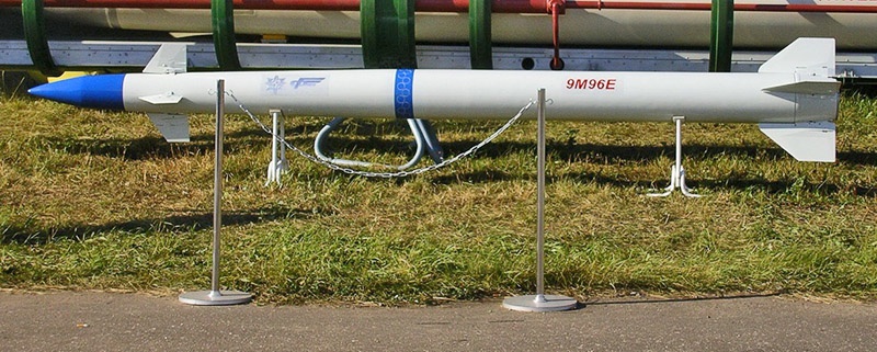 Средние и малые ракеты из арсенала чудо-богатыря имеют ювелирную точность за счёт уникального газодинамического двигателя.