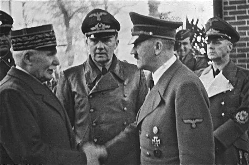 Глава правительства Виши маршал Петэн и Адольф Гитлер: от ненависти к дружбе.
