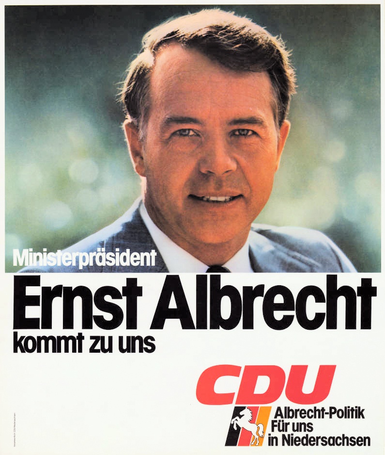 Отец Урсулы - Эрнст Альбрехт был известным политиком.