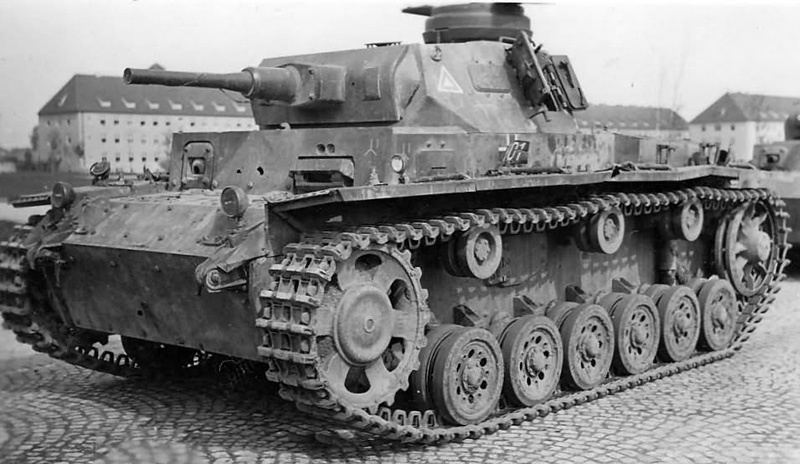PzKpfw-III составила основу бронированного кулака Рейха в 1940 году.