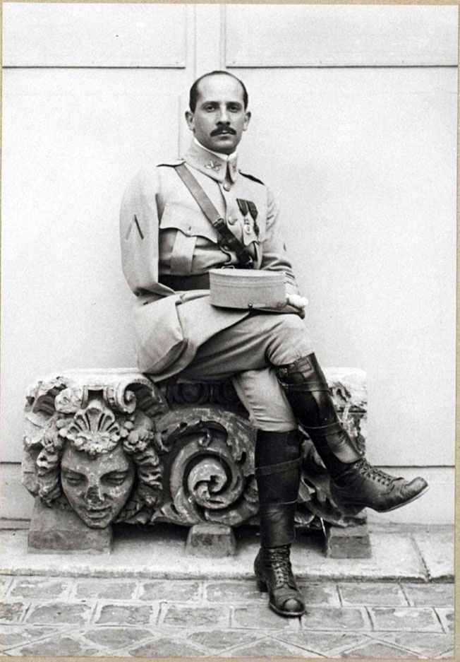Зиновий Пешков в 1916 году.