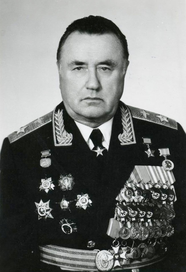 А своеобразным рекордсменом среди кавалеров ордена Красного Знамени стал маршал авиации И.И. Пстыго.