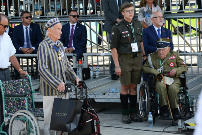 Бывший узник нацистских концентрационных лагерей Эдуард Мосберг на торжественной церемонии по случаю 80-й годовщины начала Второй мировой войны в Варшаве.