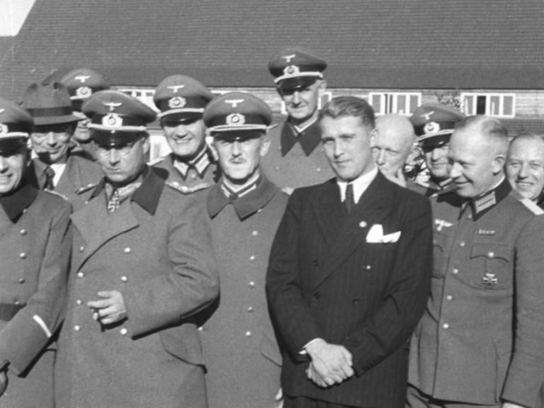 Вернер фон Браун с коллегами.