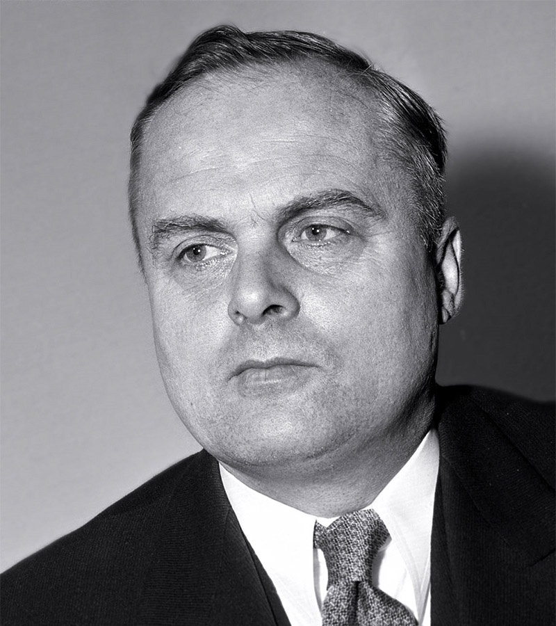 Федеральный министр по делам перемещённых лиц, беженцев и жертв войны в правительстве Аденауэра Теодор Оберлендер.