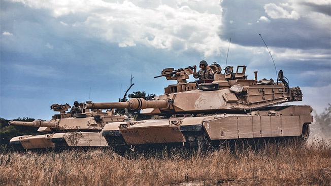 Тяжёлый американский танк, например, может весить более 130 тонн.