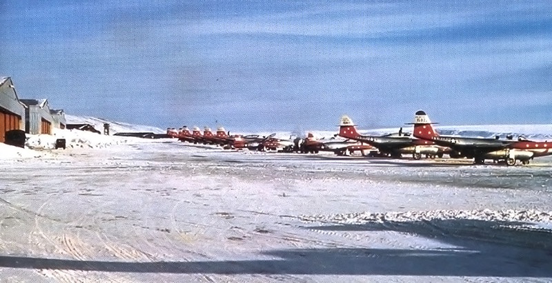 В 1943 году в Гренландии была построена американская военная база Туле.