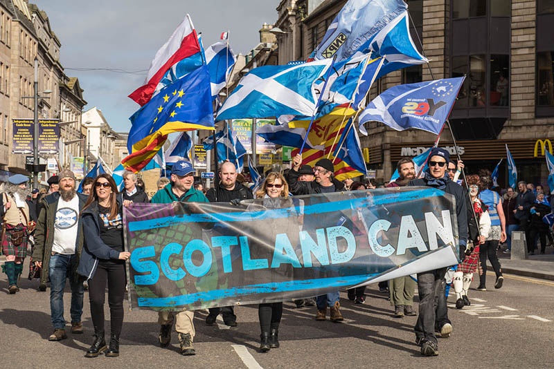 Шотландия протестует против выхода из Евросоюза.