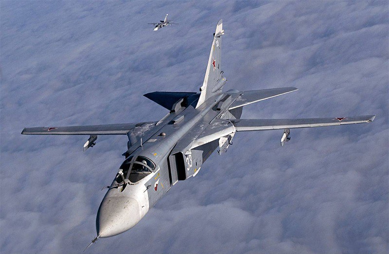Фронтовые бомбардировщики Су-24.