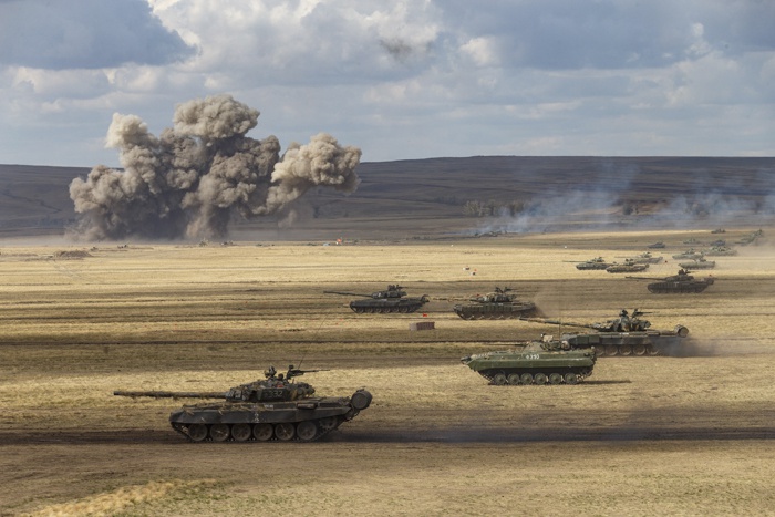 На направлении главного удара применили три танковых полка уральской танковой дивизии ЦВО и батальон Народно-освободительной армии Китая.