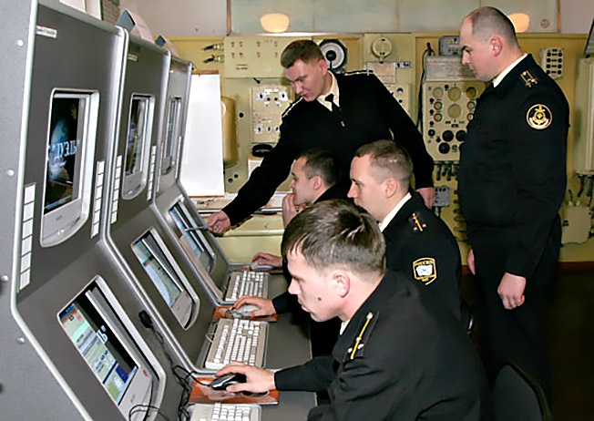 Занятия на кафедре тактики сил ВМФ, кораблевождения, боевого использования средств связи.