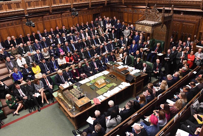 На экстренном заседании британского парламента так и не добрались до рассмотрения главной темы «развода» с ЕС.