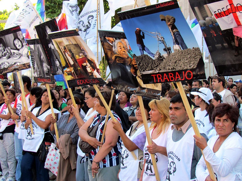 Аргентинцы протестуют против ухудшения жизни в стране при президенте Макри.