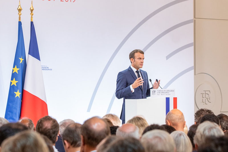 В Елисейском дворце  на традиционной конференции французских послов президент Франции Эмманюэль Макрон сказал: «Выталкивание России из Европы является серьёзной стратегической ошибкой».