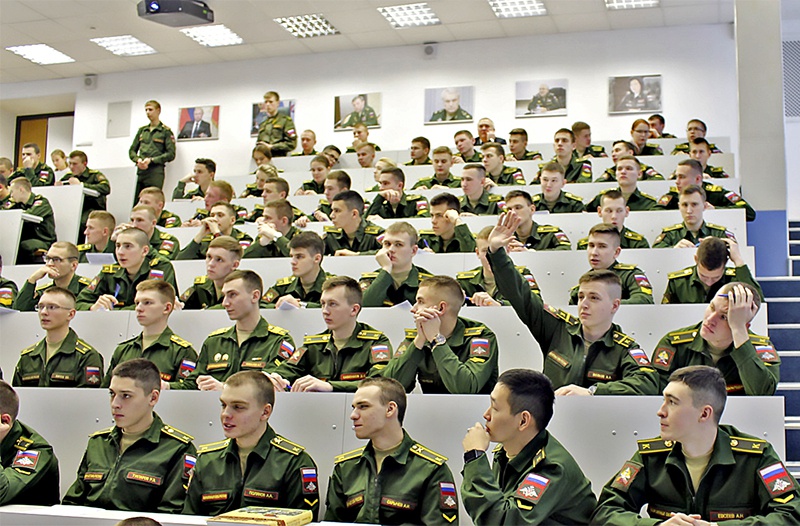 Главная задача: готовить офицеров, способных профессионально крепить моральный дух российского воинства.
