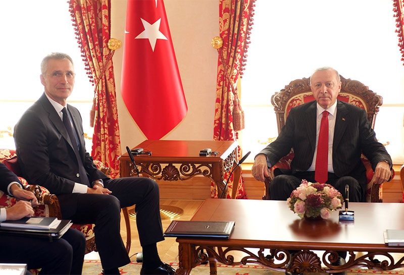 Переговоры генерального секретаря НАТО Йенса Столтенберга с президентом Турции Эрдоганом о судьбе страны в НАТО.