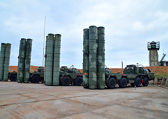 «В Крыму развёрнуты системы ПВО С-400 и комплекс береговой обороны 