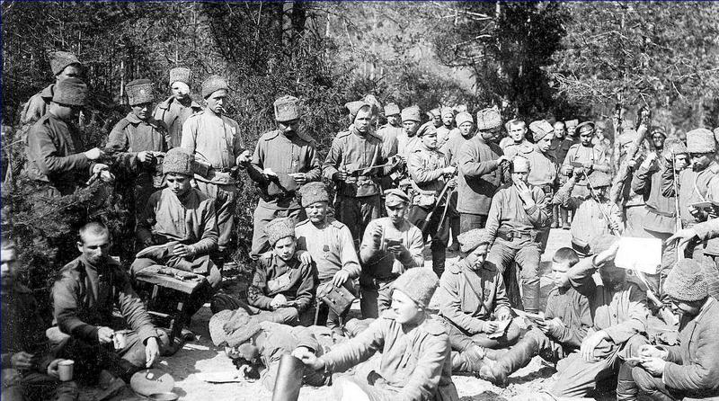 Солдаты Западного фронта на отдыхе.