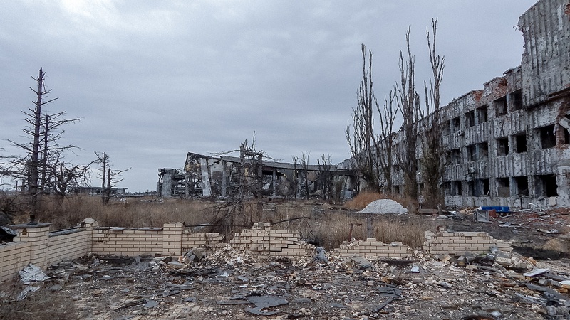 Развалины  Донецкого аэропорта.