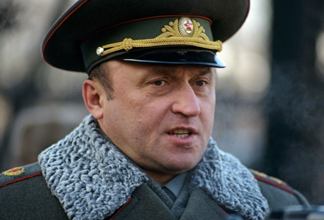 Павел Сергеевич Грачев, министр обороны РФ в 1994 году.