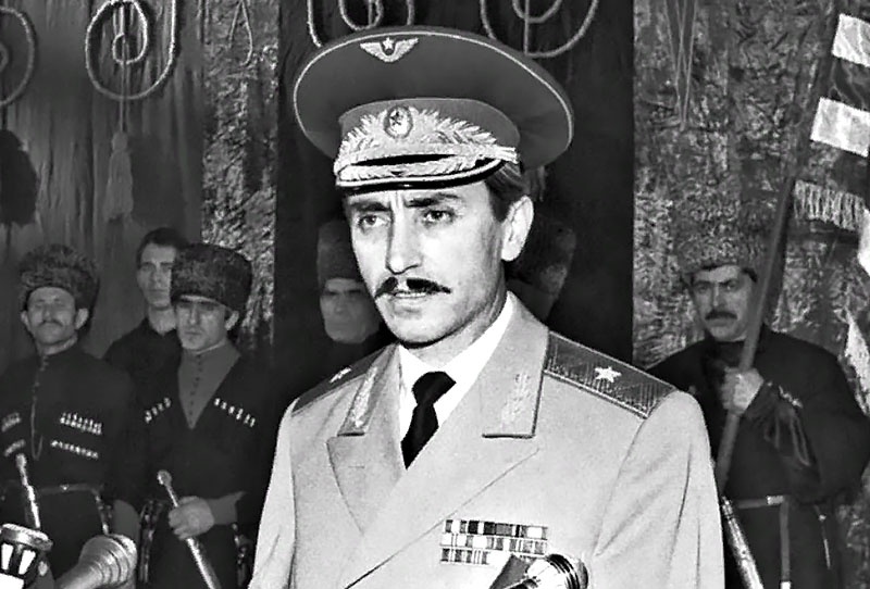 Выступление генерал-майора Джохара Дудаева на первом национальном чеченском съезде.