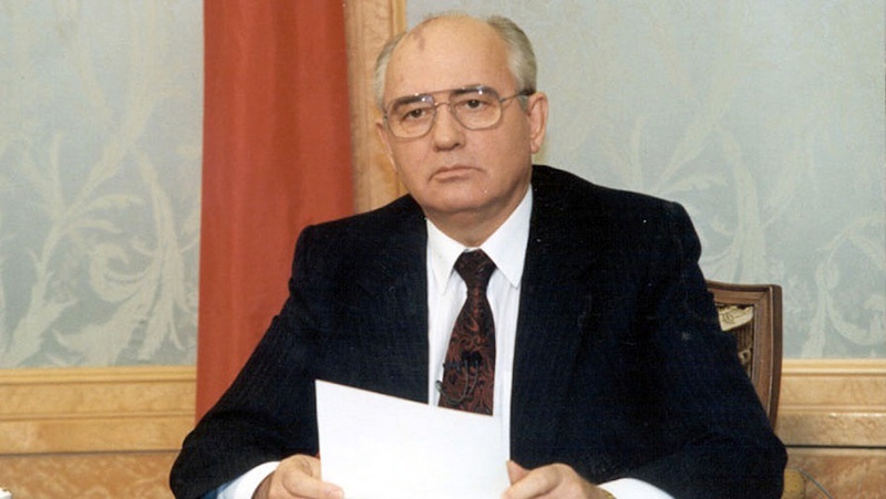 25 декабря 1991 года Михаил Горбачёв сложил с себя полномочия президента СССР. Процесс пошёл.