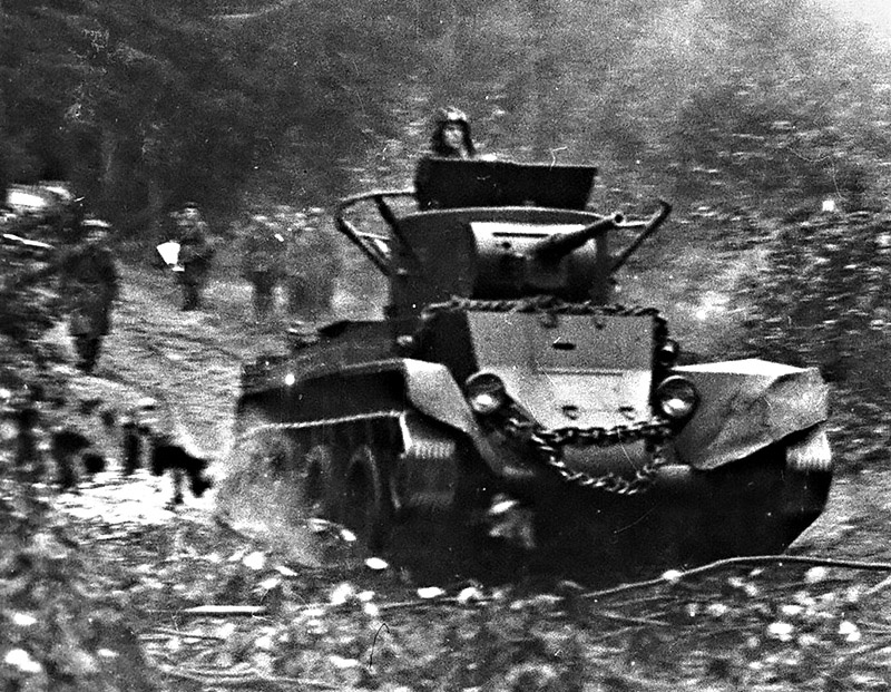 Танк БТ-7 в Освободительном походе в Польшу. 1939 год.