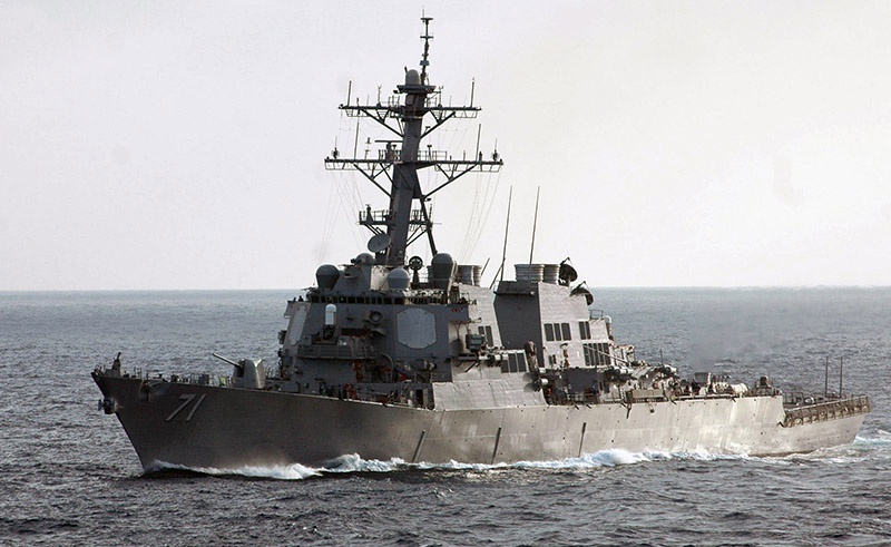 Американский эсминец «Росс» покидает Чёрное море.