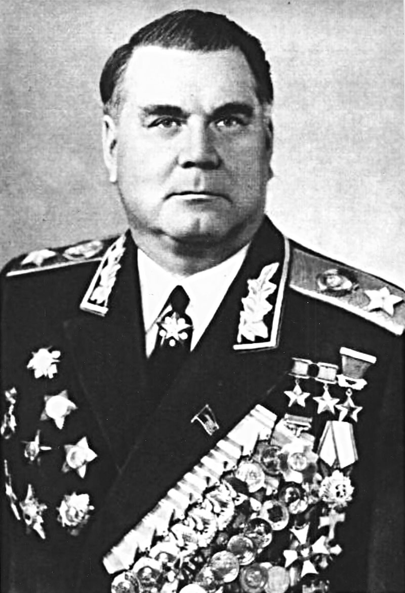 Военную карьеру Маршал Советского Союза Иван Якубовский завершил на должности первого заместителя министра обороны Советского Союза - Главнокомандующего объединёнными силами государств-участников Варшавского договора.