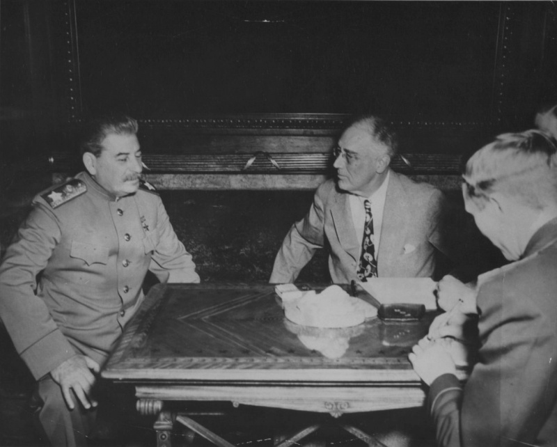 И.В. Сталин на переговорах с президентом США Ф. Рузвельтом во время Ялтинской конференции.