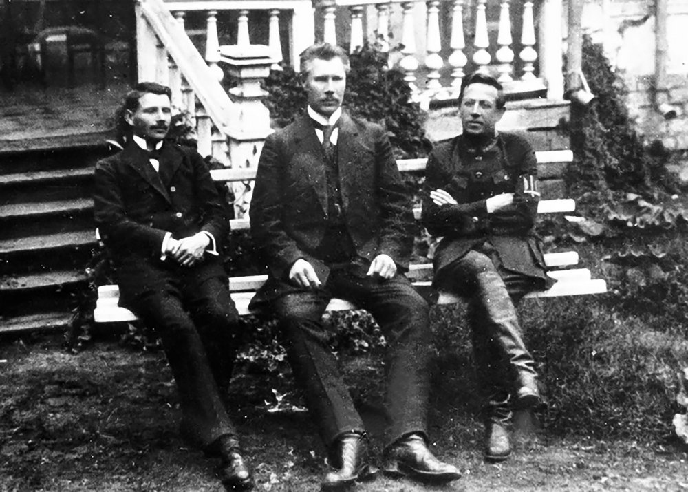 Директория УНР в Каменце-Подольском в 1919 году (слева направо: Андрей Макаренко, Федор Швец, Симон Петлюра).