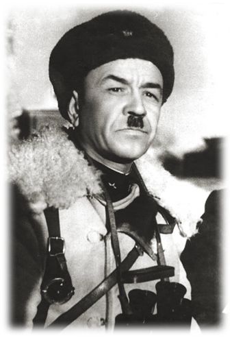 Комдив, генерал-майор Иван Панфилов, был старым, испытанным в боях воином.