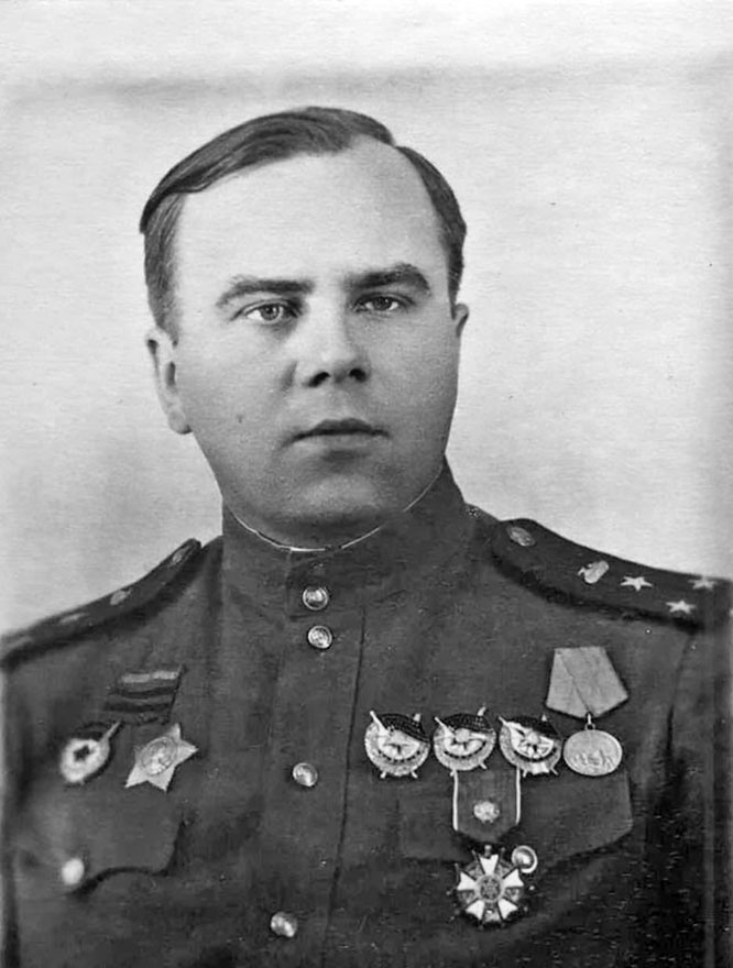 За выдающиеся боевые успехи полковник Василий Орлов был представлен к званию Героя Советского Союза.