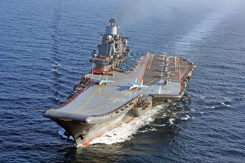 ТАВКР «Адмирал Флота Советского Союза Кузнецов» на боевой службе в Средиземном море.