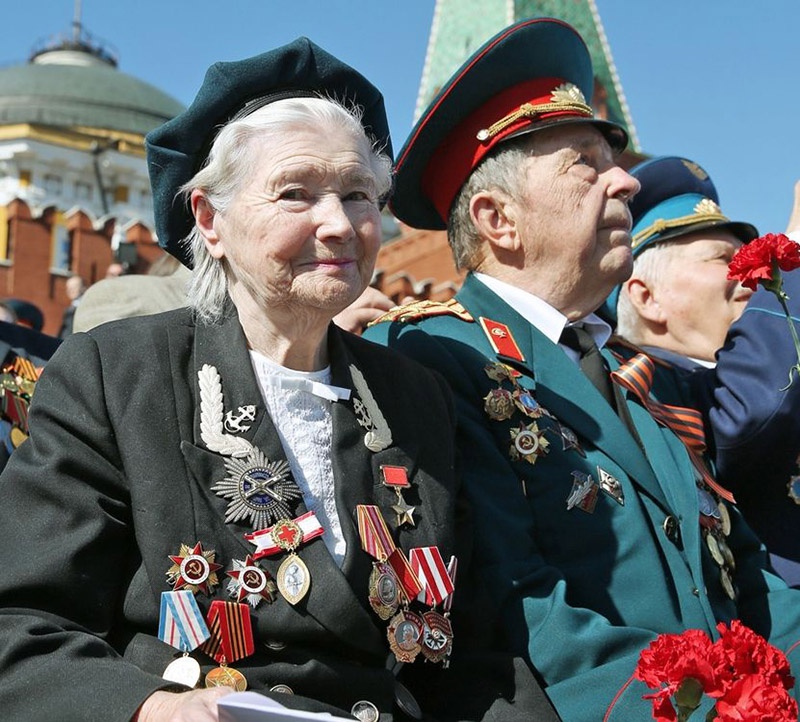 Екатерина Илларионовна Дёмина (Михайлова) на параде Победы 9 мая 2013 года.