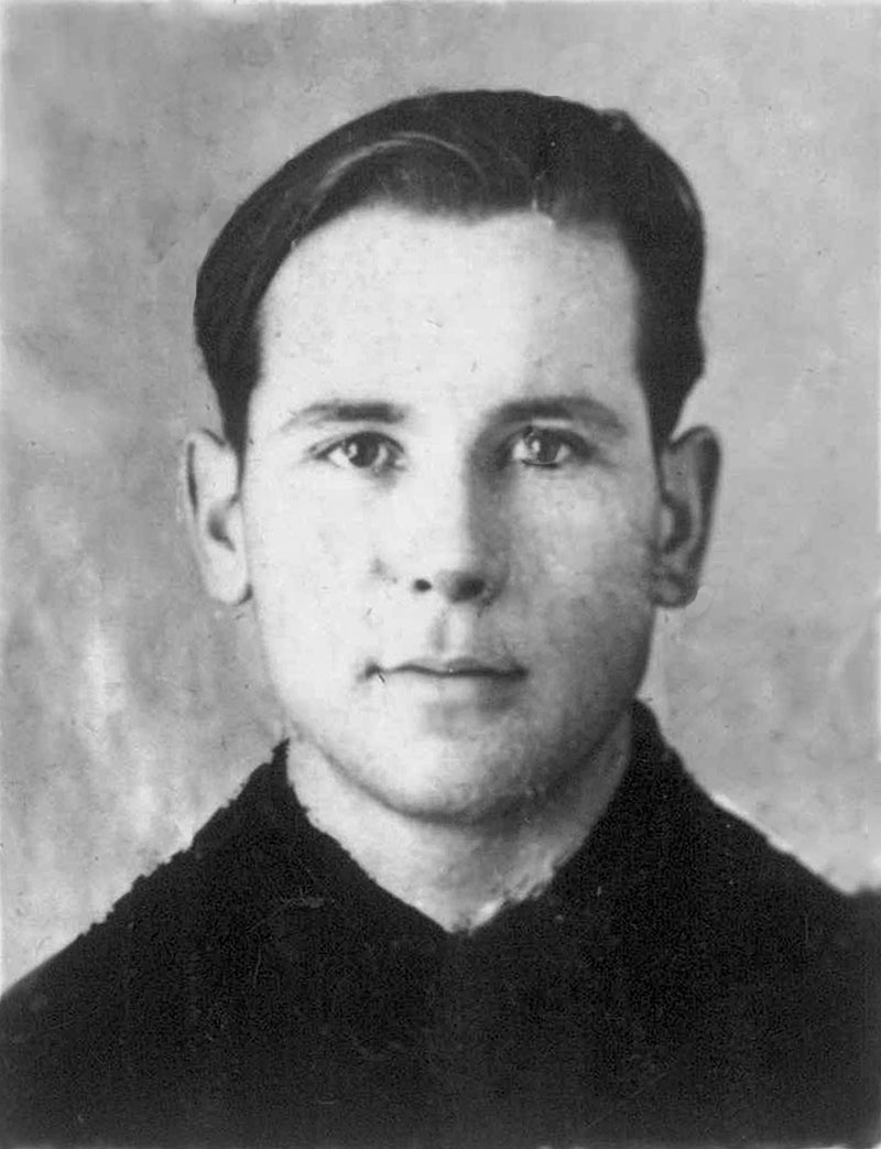 Капитан Самченко Василий Иванович, 1916 года рождения. 