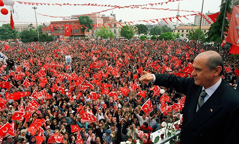 Единственными союзниками партии Эрдогана пока ещё являются ультраправые сторонники Девлета Бахчели и его Партии националистического движения.