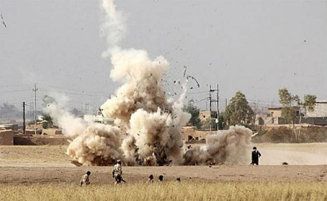Взрыв заложенной террористами противопехотной мины в Сирии.
