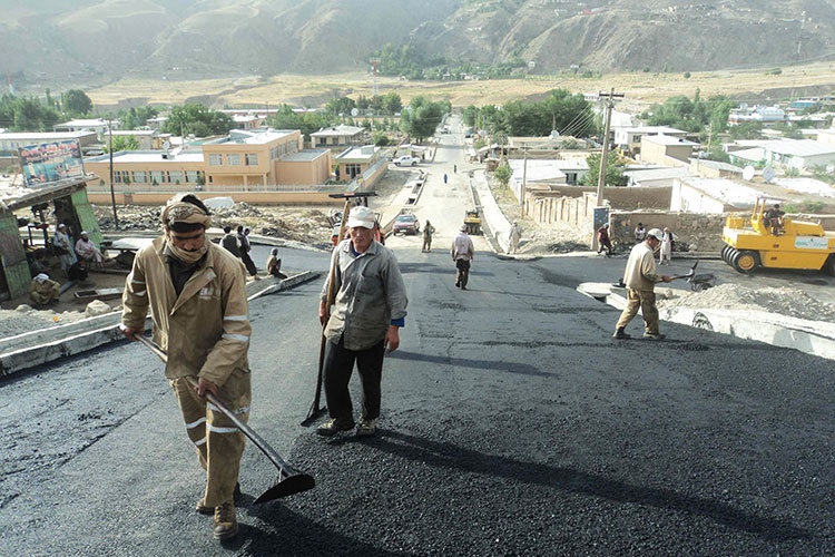 Немцы активно воссоздают гражданскую инфраструктуру Афганистана.