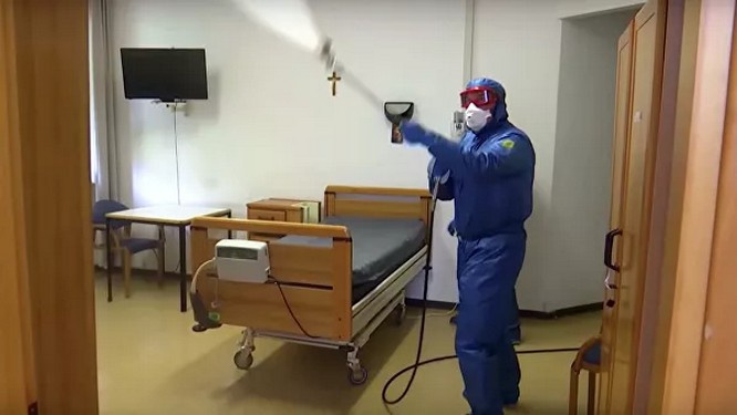 Российские военные специалисты провели полную санитарную обработку 15 лечебных учреждений в Бергамо.